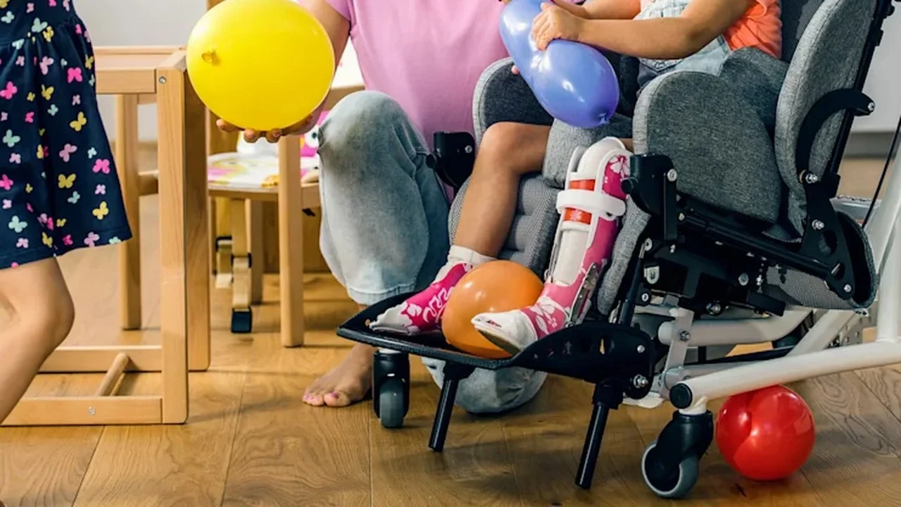 Tekerlekli Sandalye Türleri ve Seçimi Hakkında Bilgilendirme: Tekerlekli sandalye ile nöromobilite çözümü